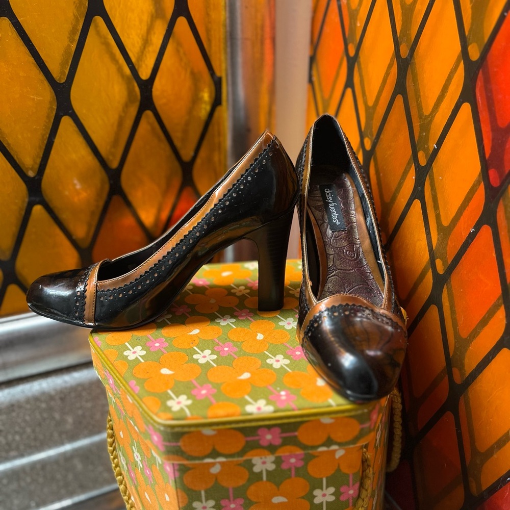 Vintage Y2K -2000’s Daisy Fuentes Elegant Black and Copper Brown Heels 8